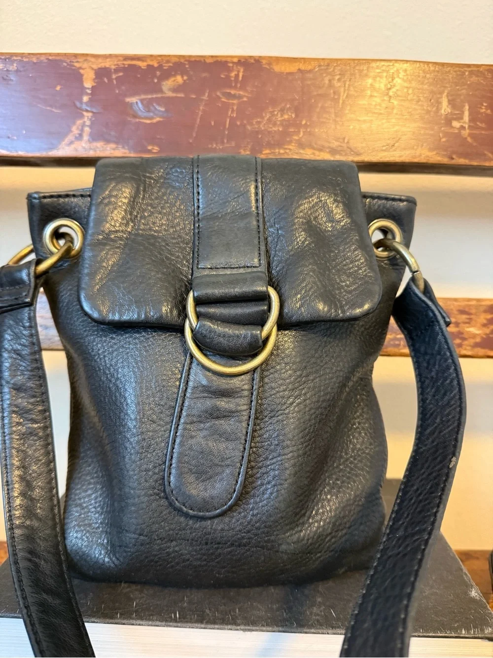 Vintage HOBO Intl Black Pebble Leather Flap Bag Crossbody Shoulder Purse